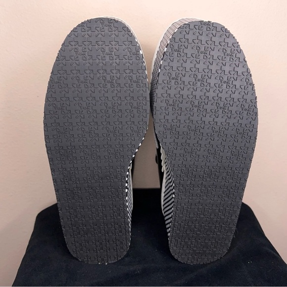 New Hello Kitty TUK Size 8 Limited Edition Platform Shoe *Read Listing Polka Dot - Picture 8 of 11